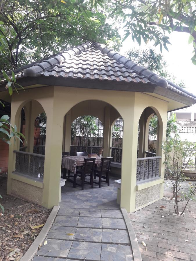 Coc Guest House & Hostel Chiang Mai Zewnętrze zdjęcie