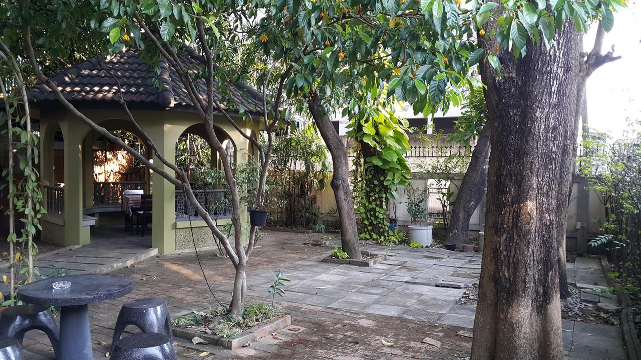 Coc Guest House & Hostel Chiang Mai Zewnętrze zdjęcie
